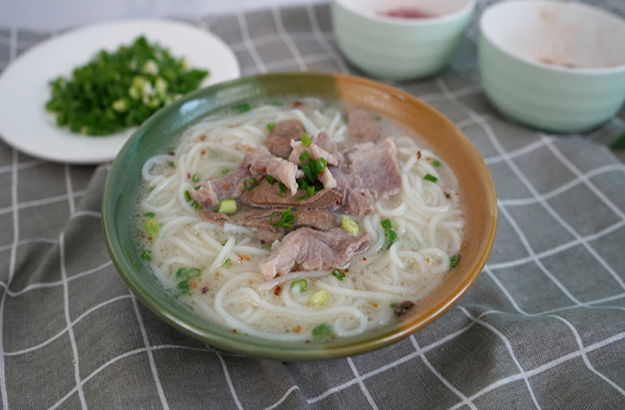 云城原味汤粉王培训